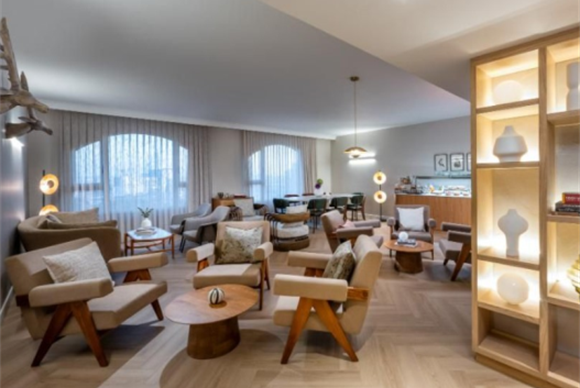 סופ"ש במלון לאונרדו נגב + סיור מודרך בבאר שבע + כניסה לאירוע הדגל